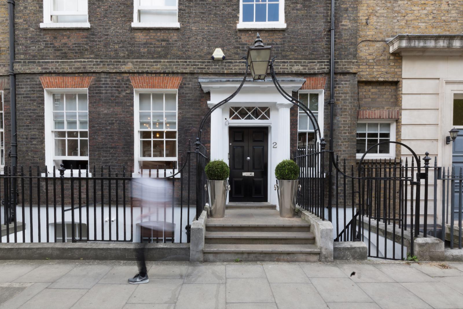 LONDON, WC1N (Commercial Property)