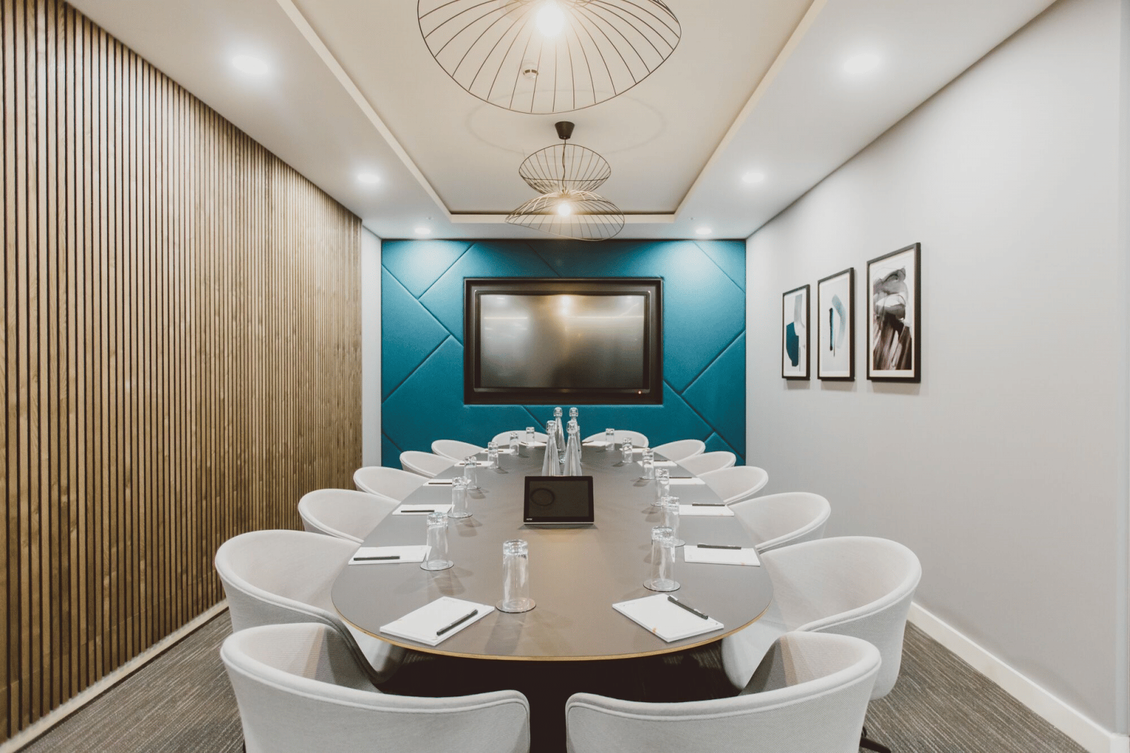 London, EC4M (Office)