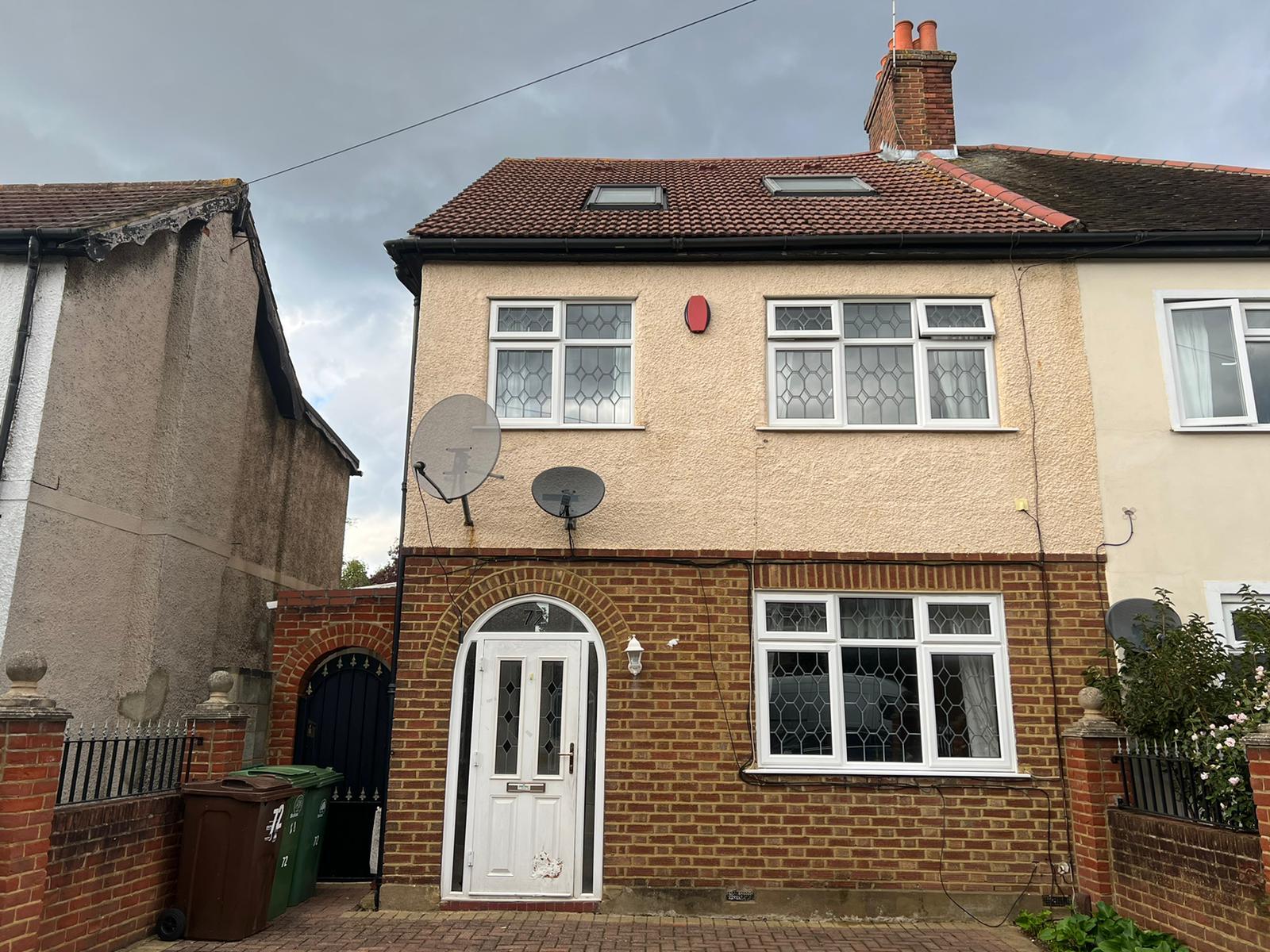 72 Beauchamp Road, SM1 2PZ (Semi-Detached)