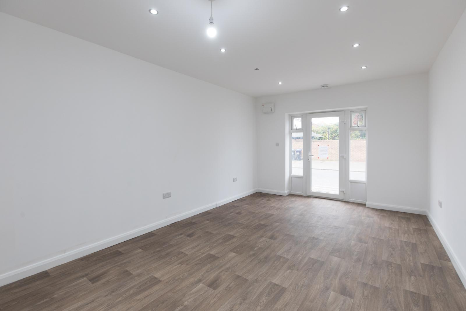 Walton, KT12 (Retail Property (high street))