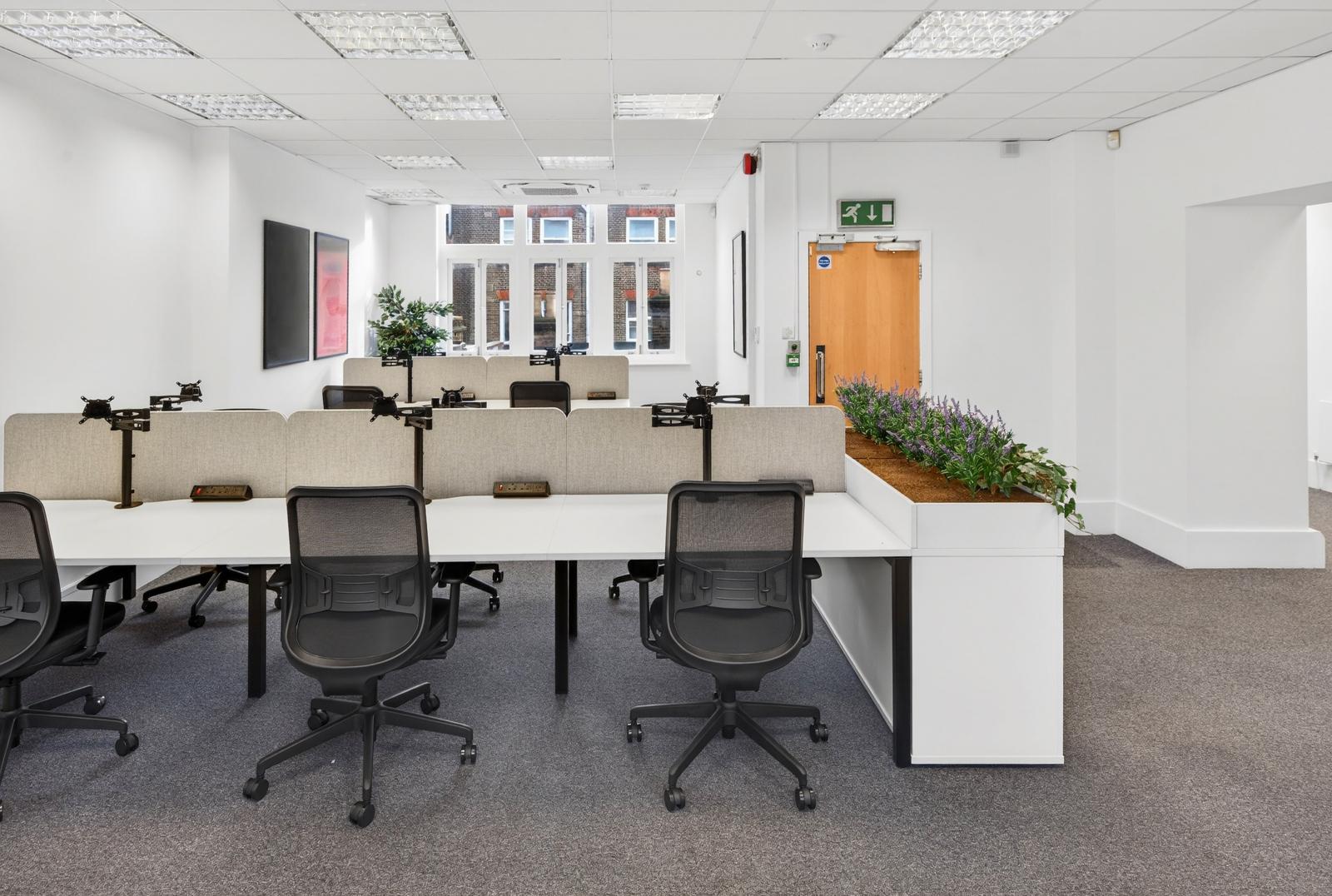 London, WC2E (Office)